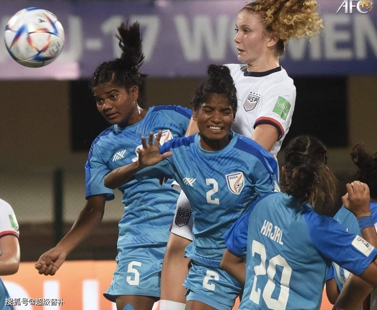 法国女足球员在墨西哥赛场上大放异彩的简单介绍