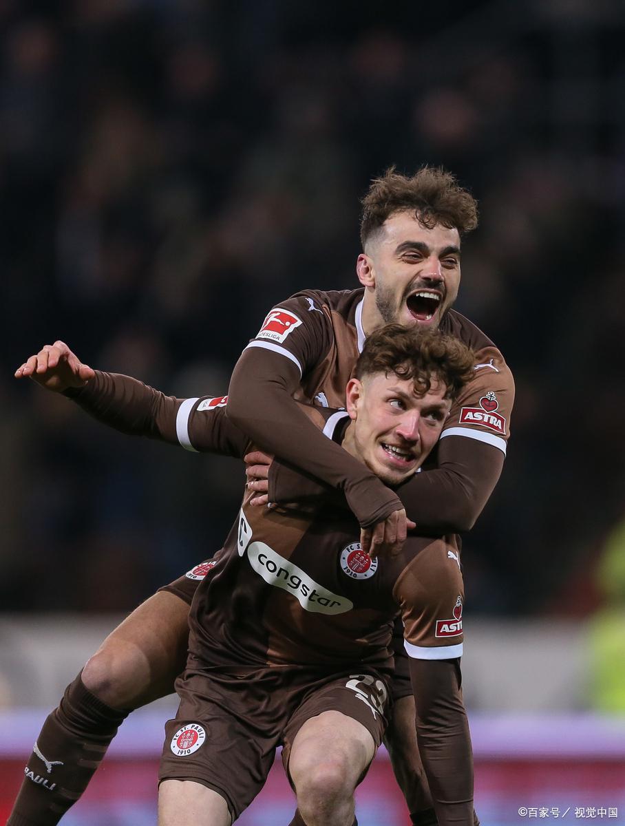 包含门兴格拉德巴赫主场击败法兰克福，跻身中游的词条