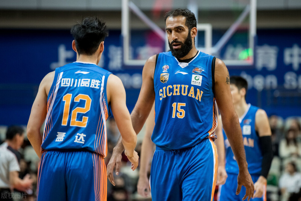 四川金强队击败辽宁队取得关键胜利