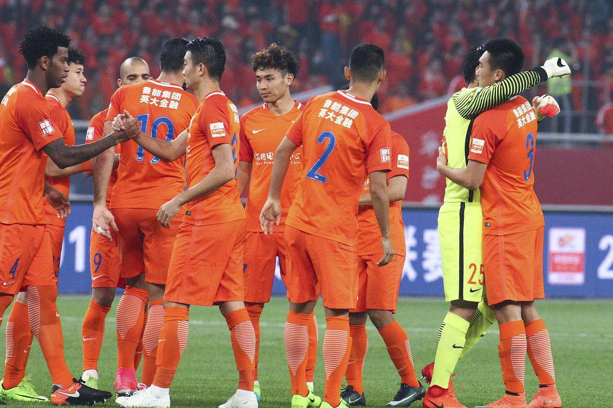 明尼阿诺斯主场胜利，保级希望更新