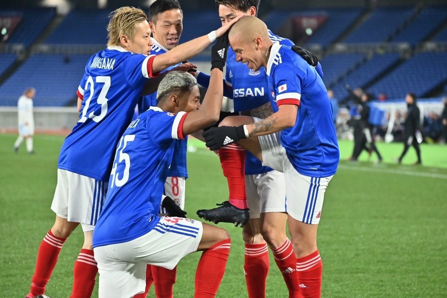 横滨水手队纪录片上线赞扬球队精神