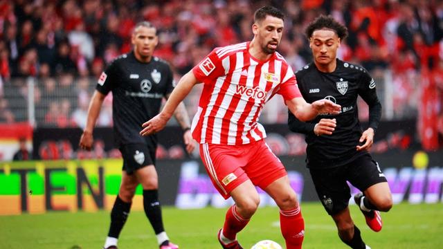 法兰克福客场逼平对手，保持不败不败