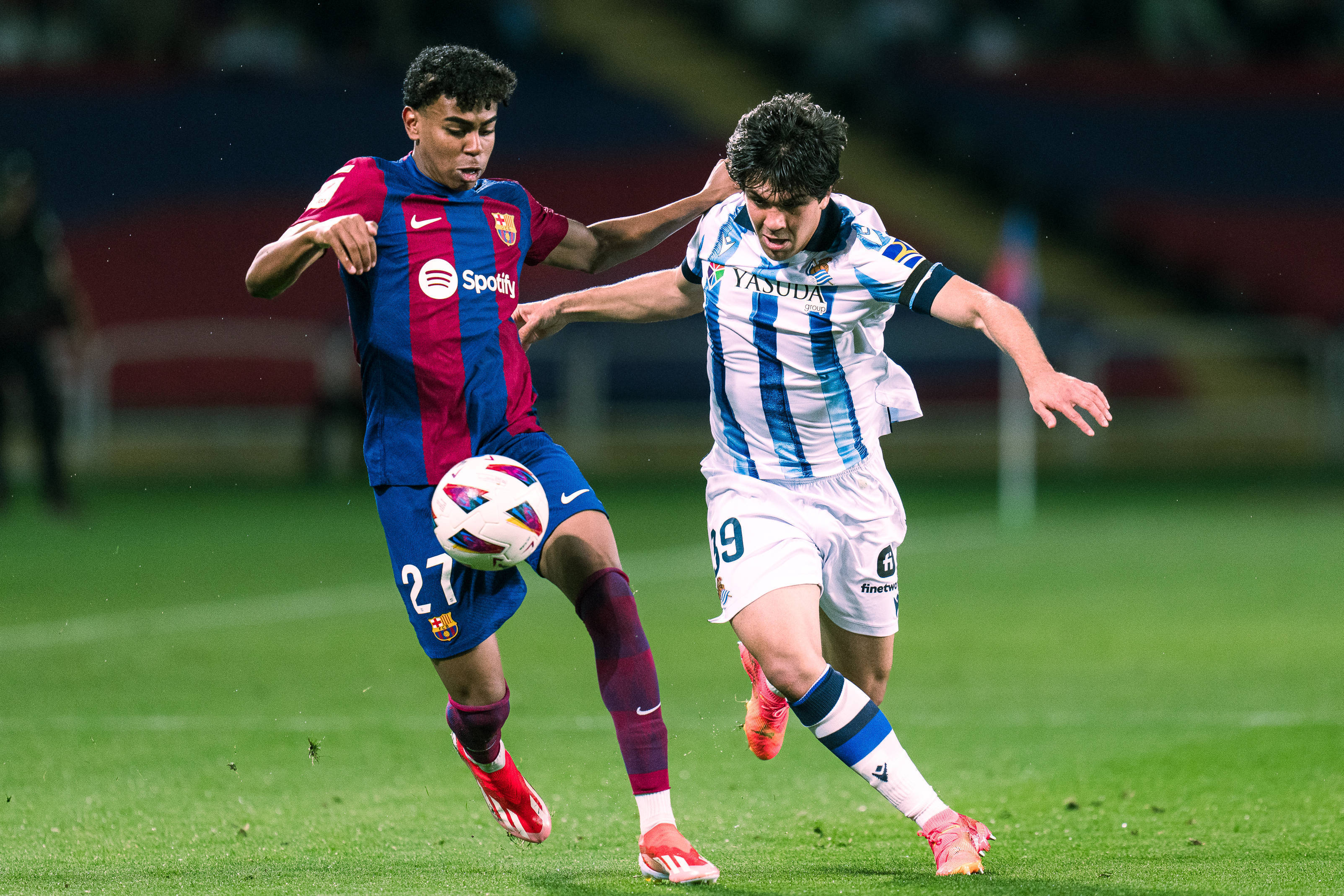 包含佛罗伦萨主场不敌对手，陷入保级泥潭的词条