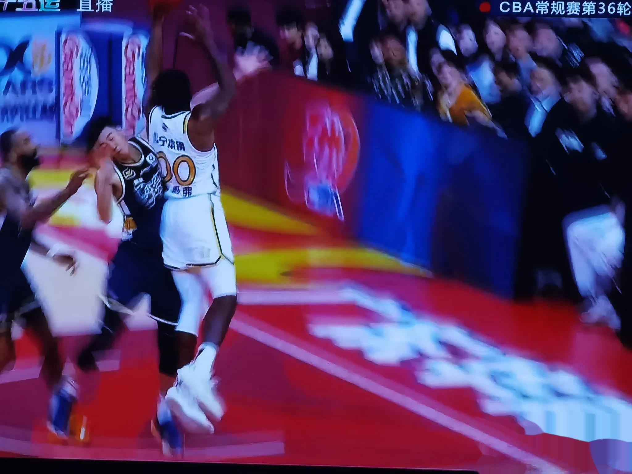 世俱杯奖金-广东队主场大败，战绩遭打击