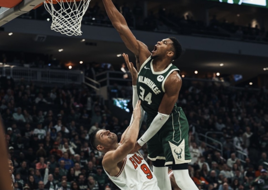 关于雄鹿胜公牛，字母哥砍下高效分！的信息