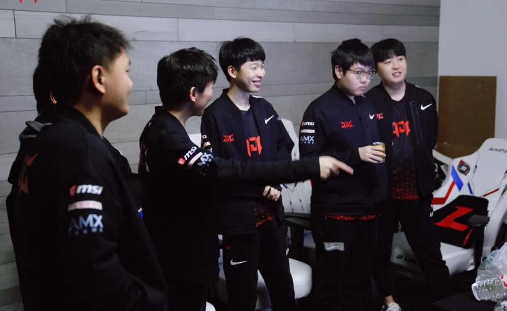 V5力克SHR，369线上压制力十足峡谷大战全球总决赛，技惊四座