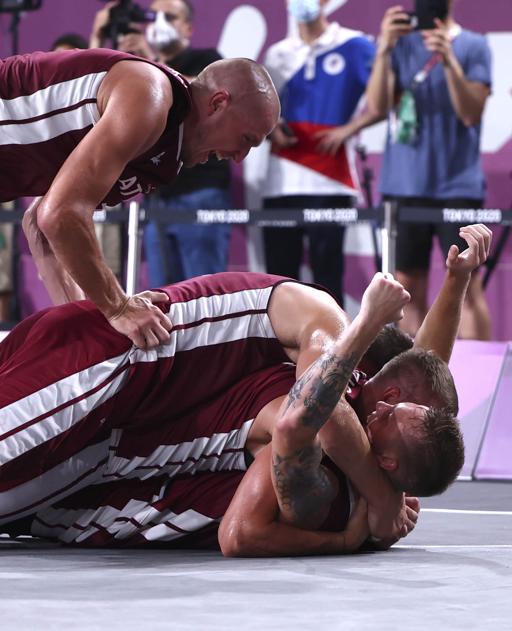 捷克队在与拉脱维亚的比赛中控制局面