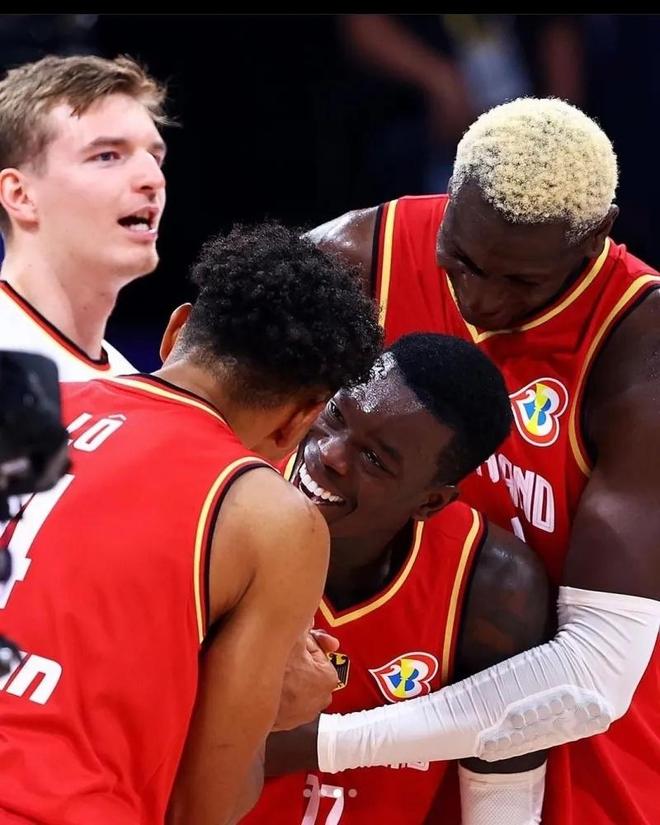 世俱杯直播-德国队完胜日本队，辛杜统治全场