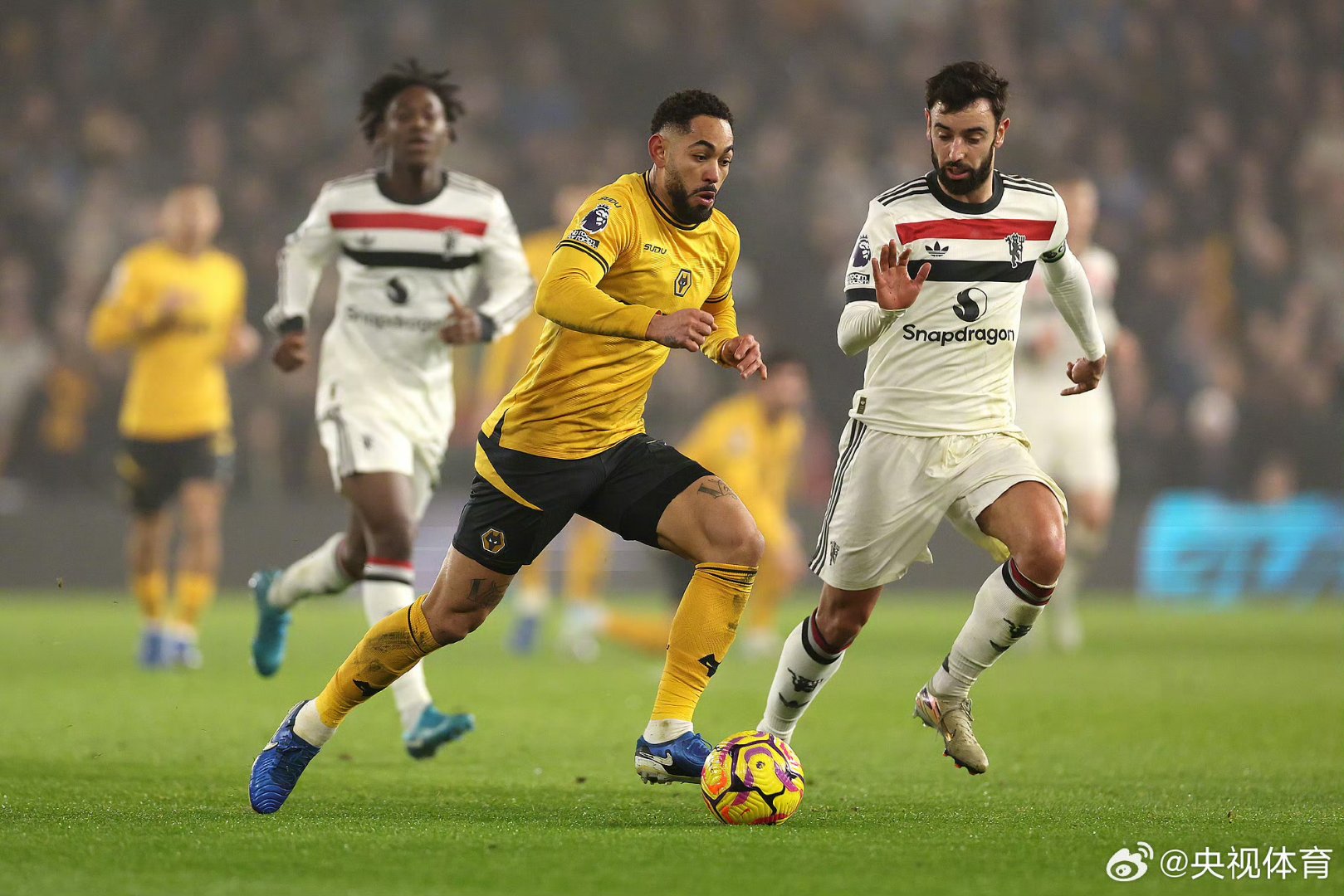 曼城鏖战曼联，若日尼奥扛起全队